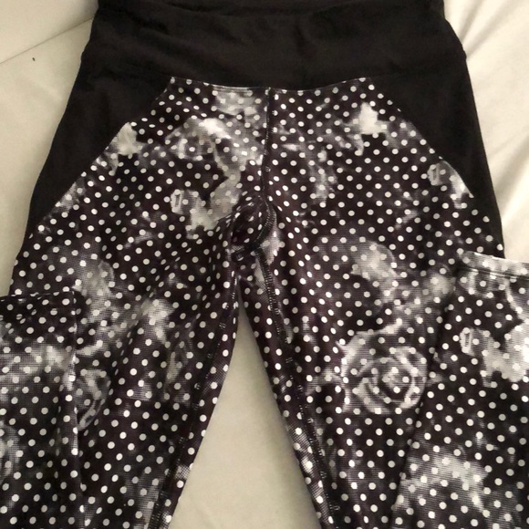 Betsey Johnson Leggings - Picture 4 of 6